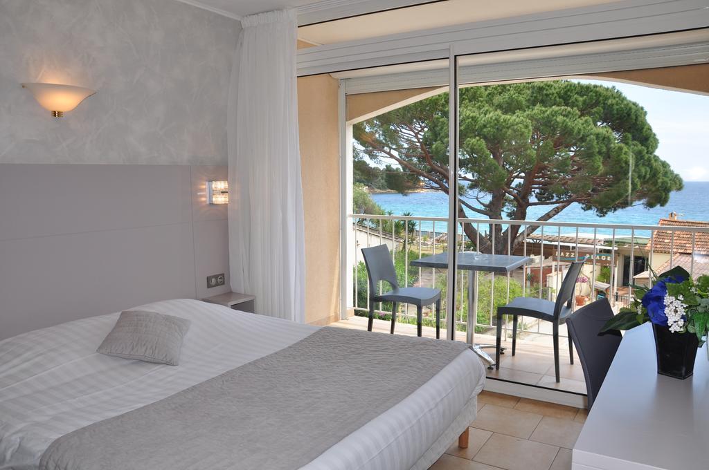 Hotel De La Plage Le Lavandou Bilik gambar